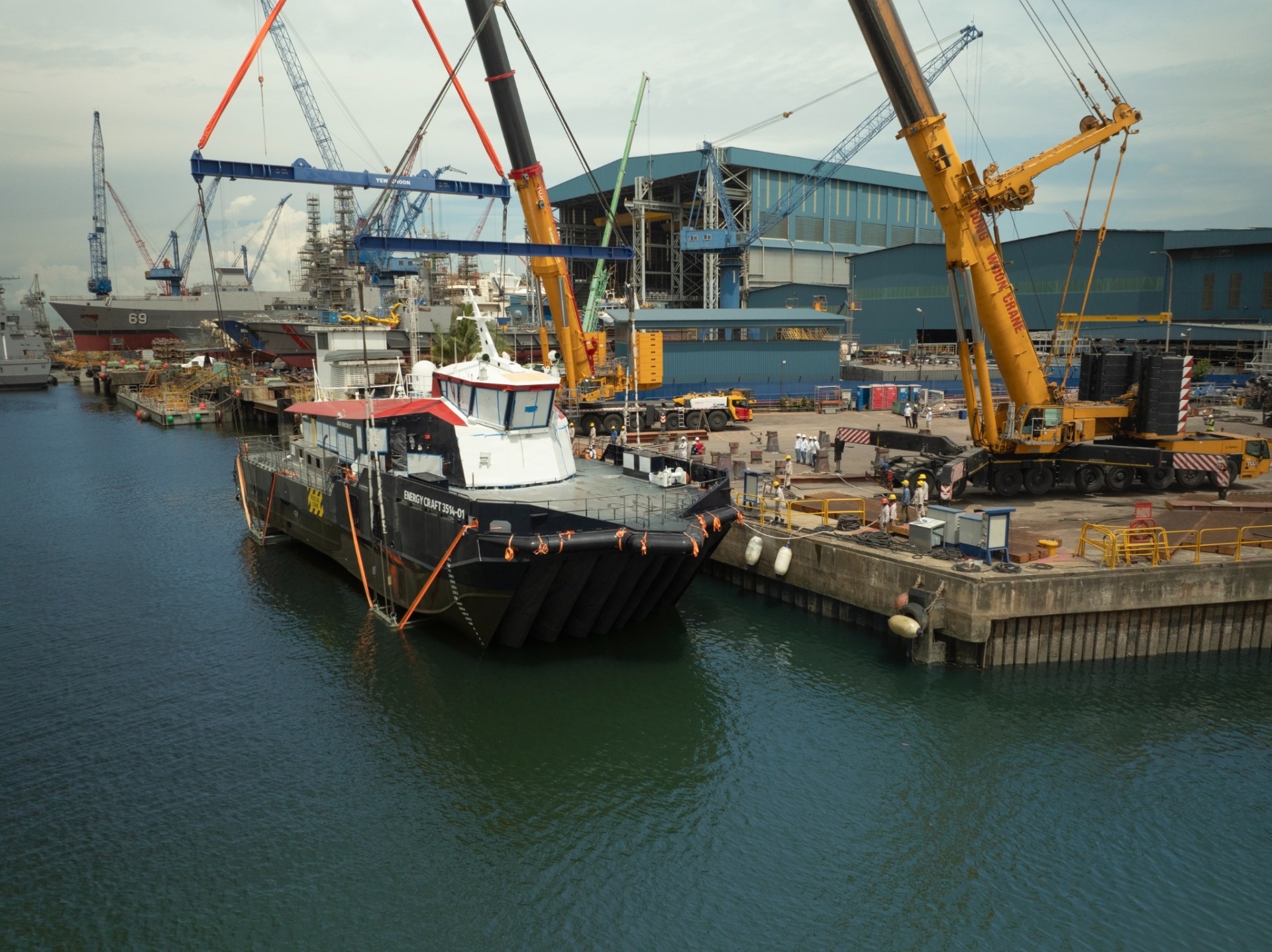AIRCAT 35 Crewliner at the Strategic Marine shipyard